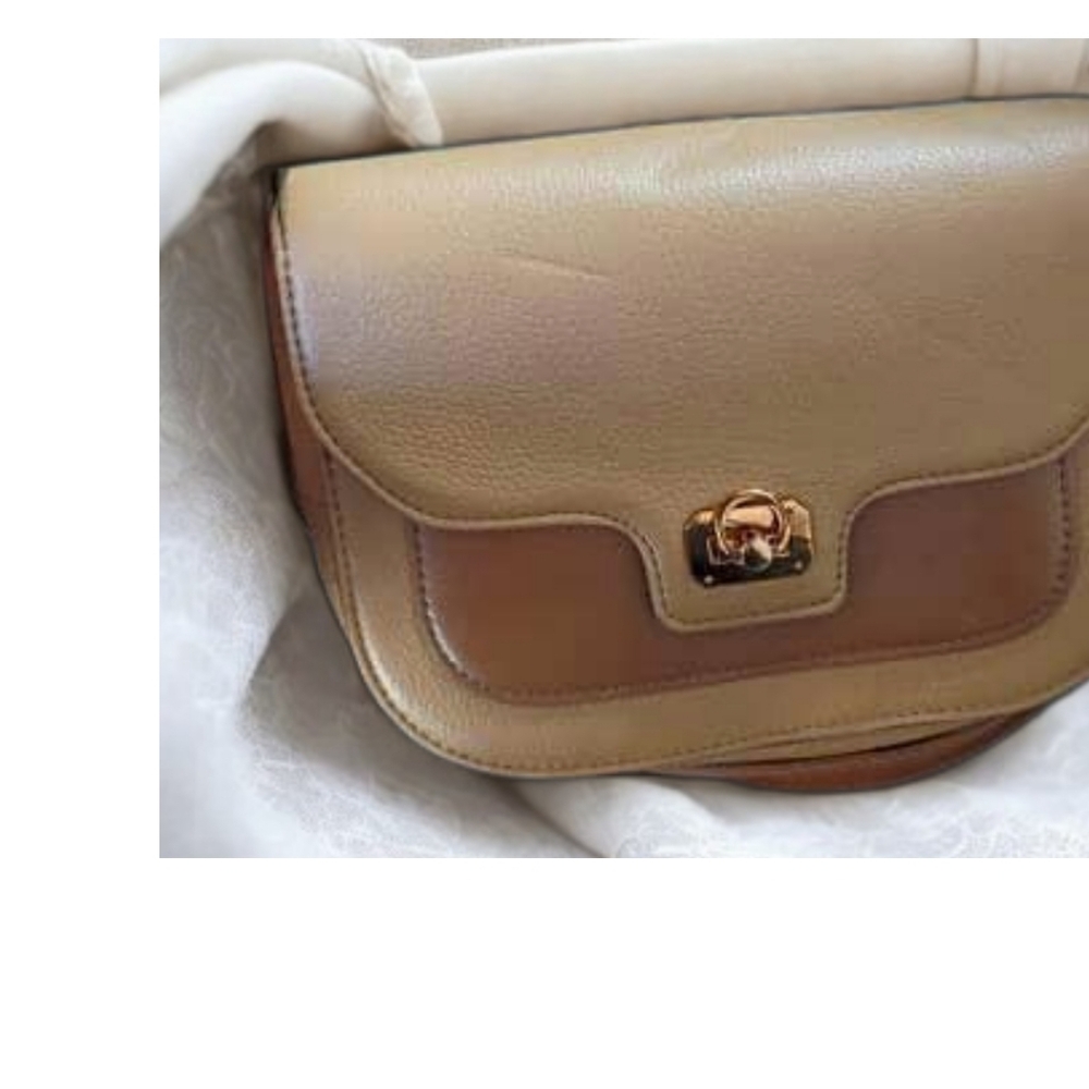 Elegant Tan Leather Shoulder Bag